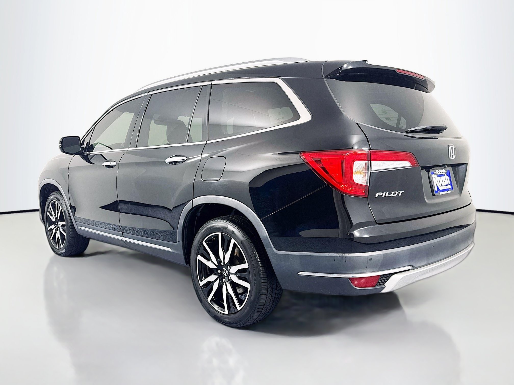 Used 2020 Honda Pilot Touring image 7