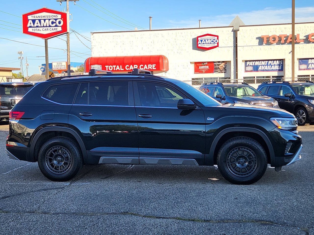 Used 2021 Volkswagen Atlas SE w/ Towing Package AWD/4WD image 2