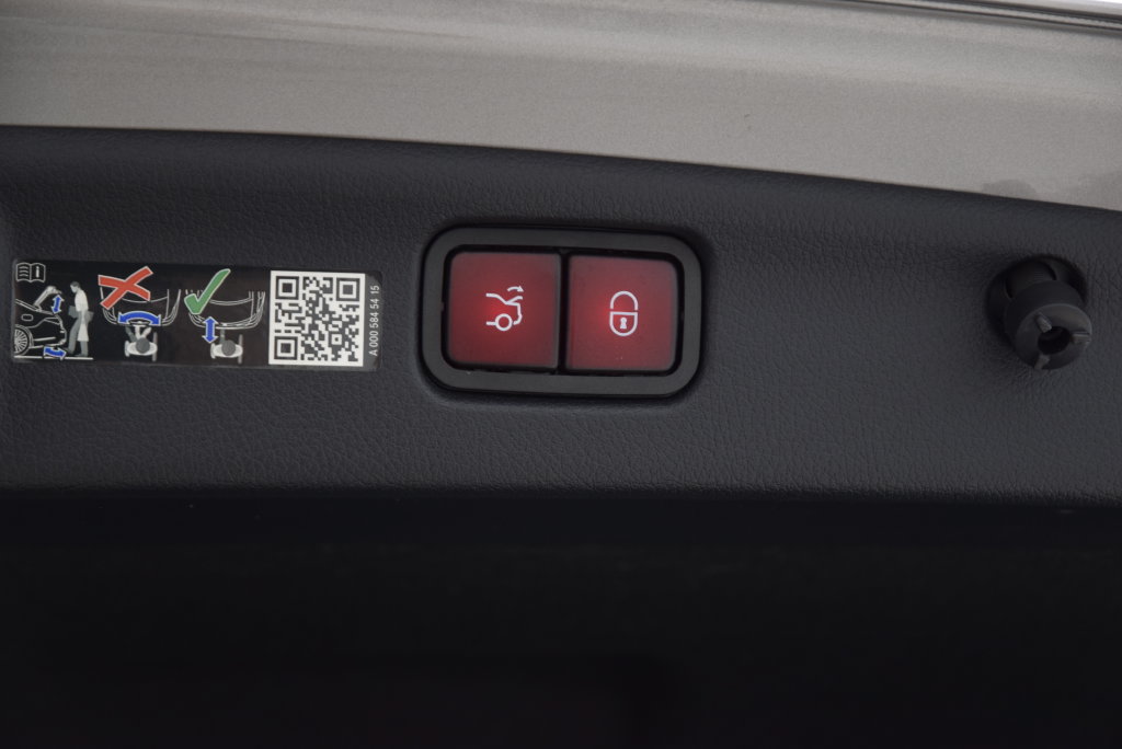 Certified 2024 Mercedes-Benz C 300 Sedan image 30