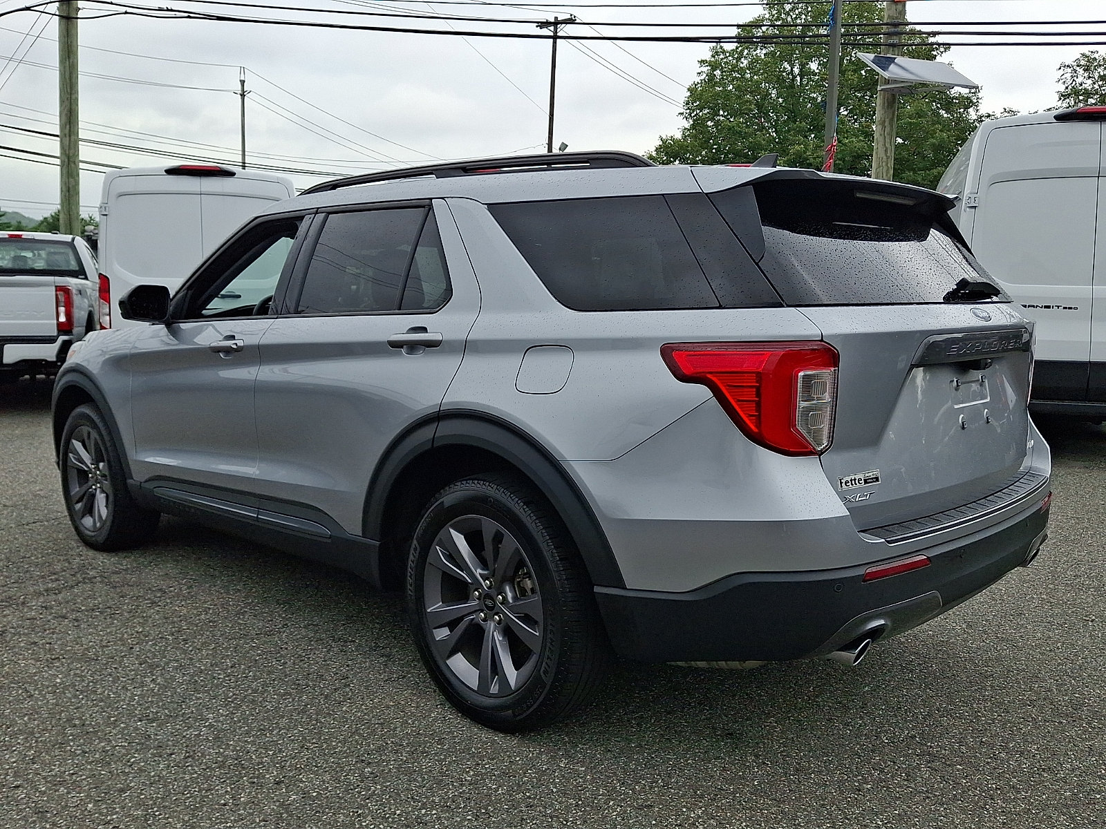 Used 2022 Ford Explorer XLT w/ Equipment Group 202A AWD/4WD image 6