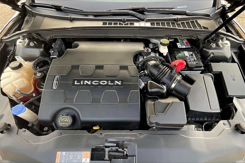 Used 2019 Lincoln Continental Premiere image 9