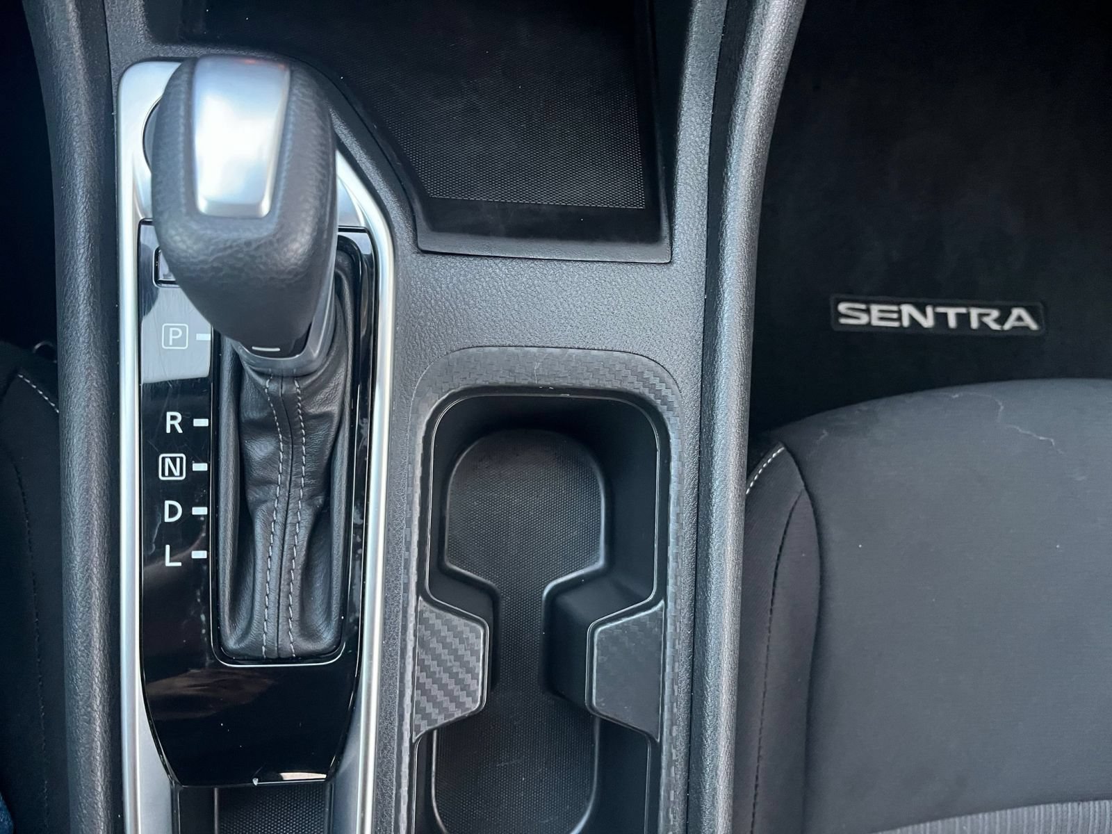 Used 2025 Nissan Sentra SV FWD image 35