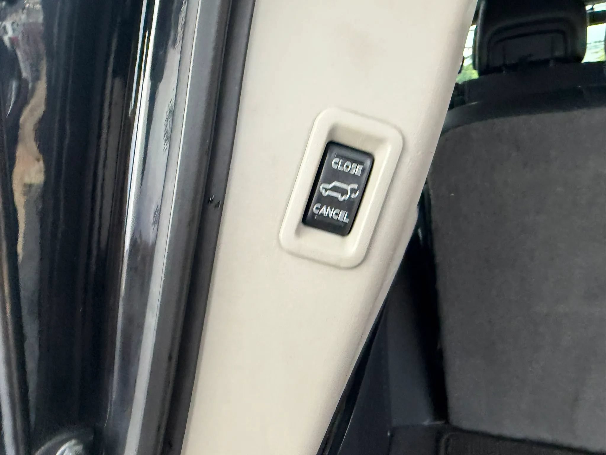 Used 2013 Nissan Armada Platinum AWD/4WD image 18