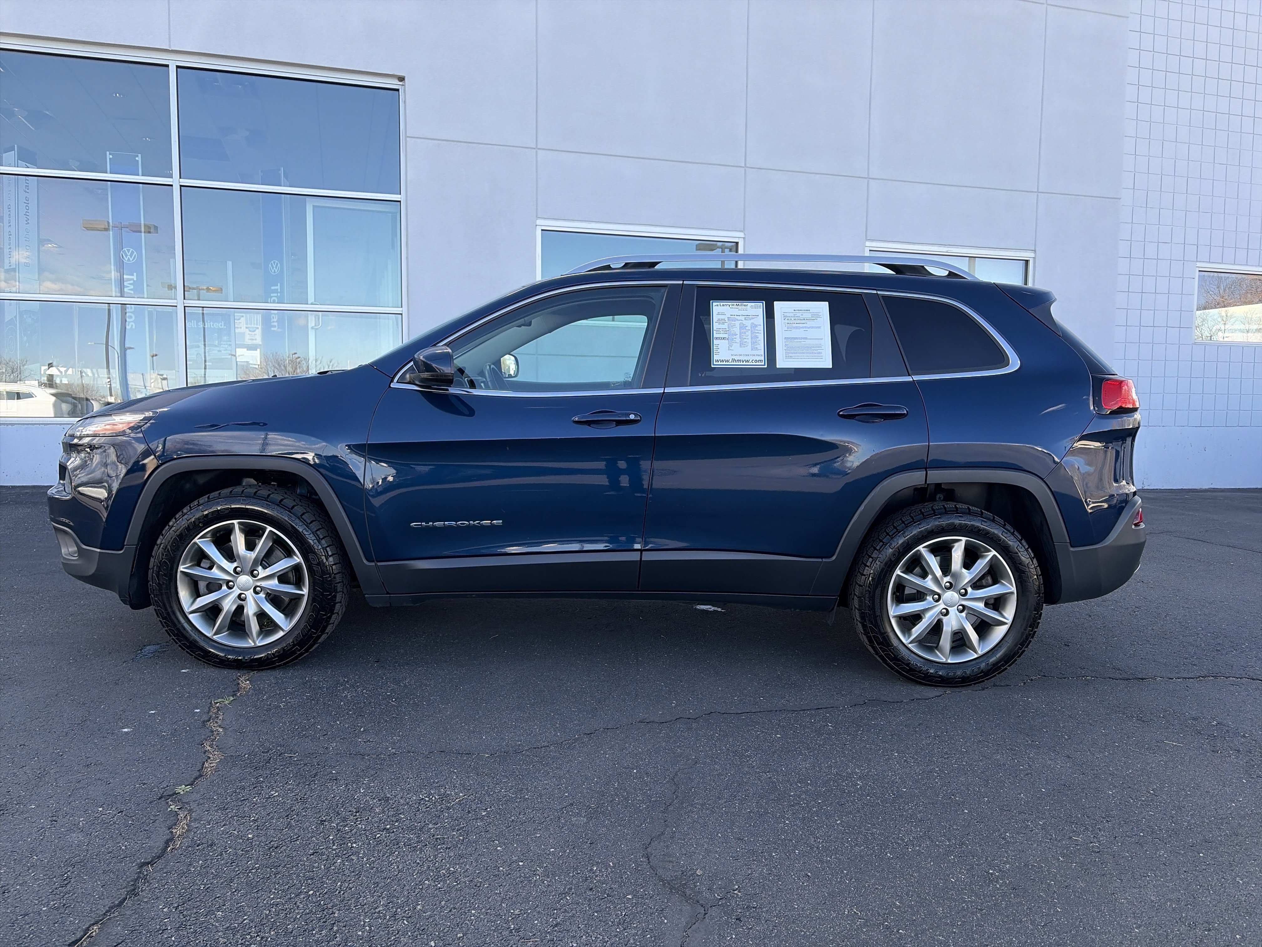 Used 2018 Jeep Cherokee Limited image 8