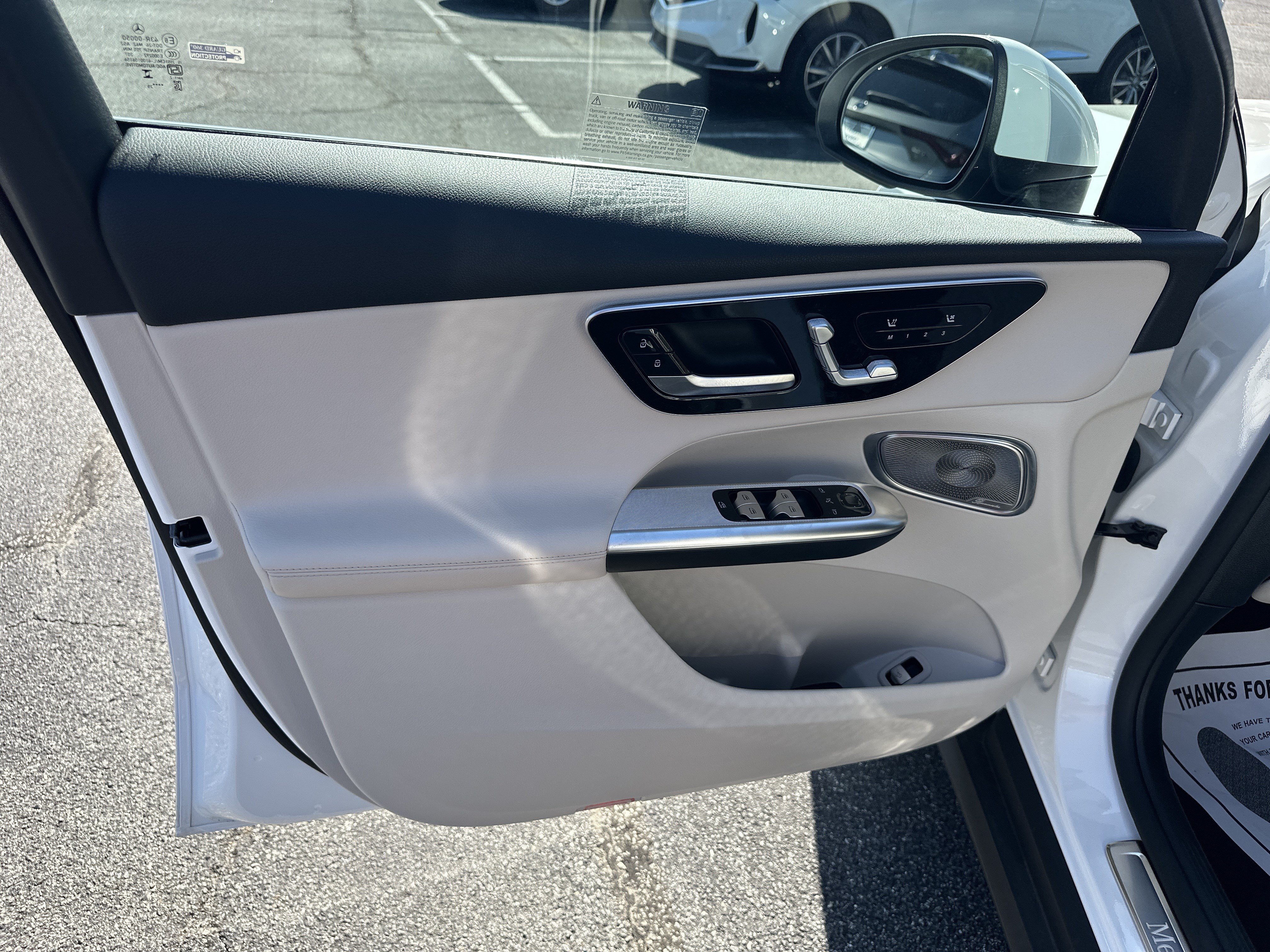 Used 2025 Mercedes-Benz GLC 300 image 10