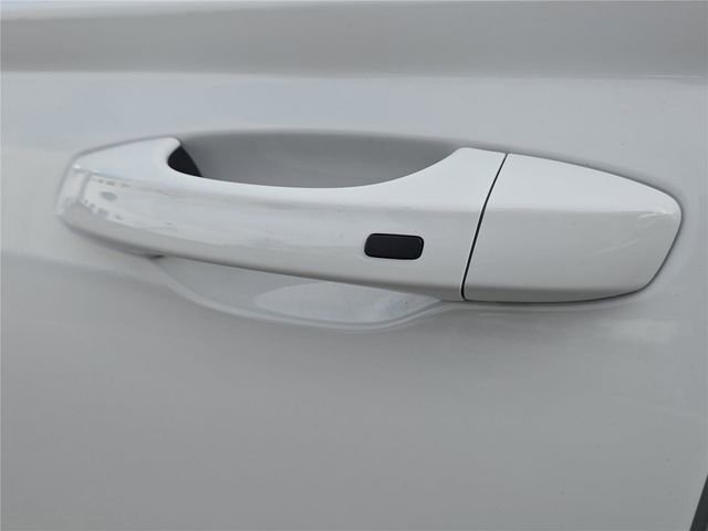 Used 2025 Volkswagen Taos SE image 8