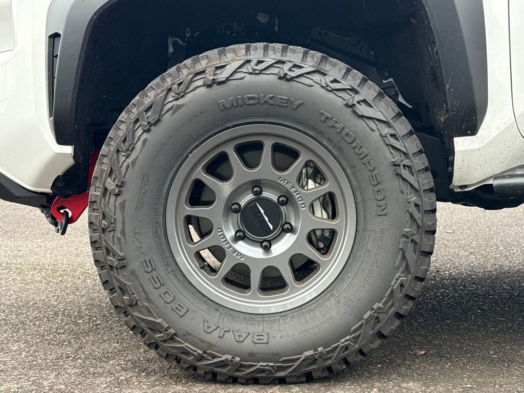 Used 2024 Toyota Tacoma TRD Off-Road image 11