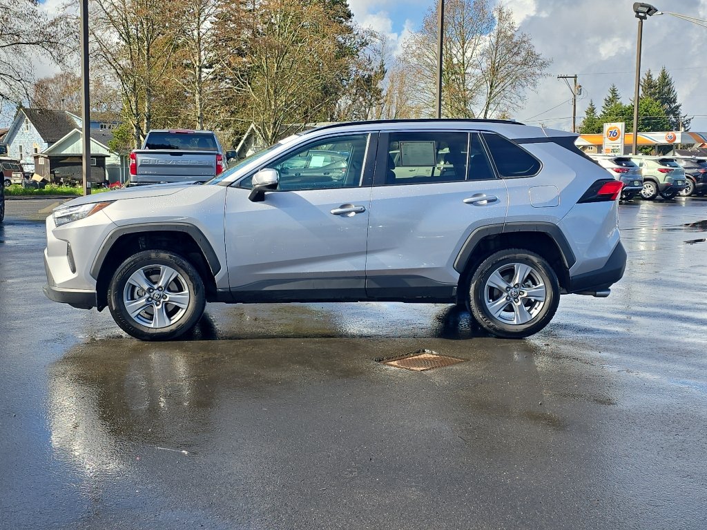 Used 2024 Toyota RAV4 XLE AWD/4WD image 6