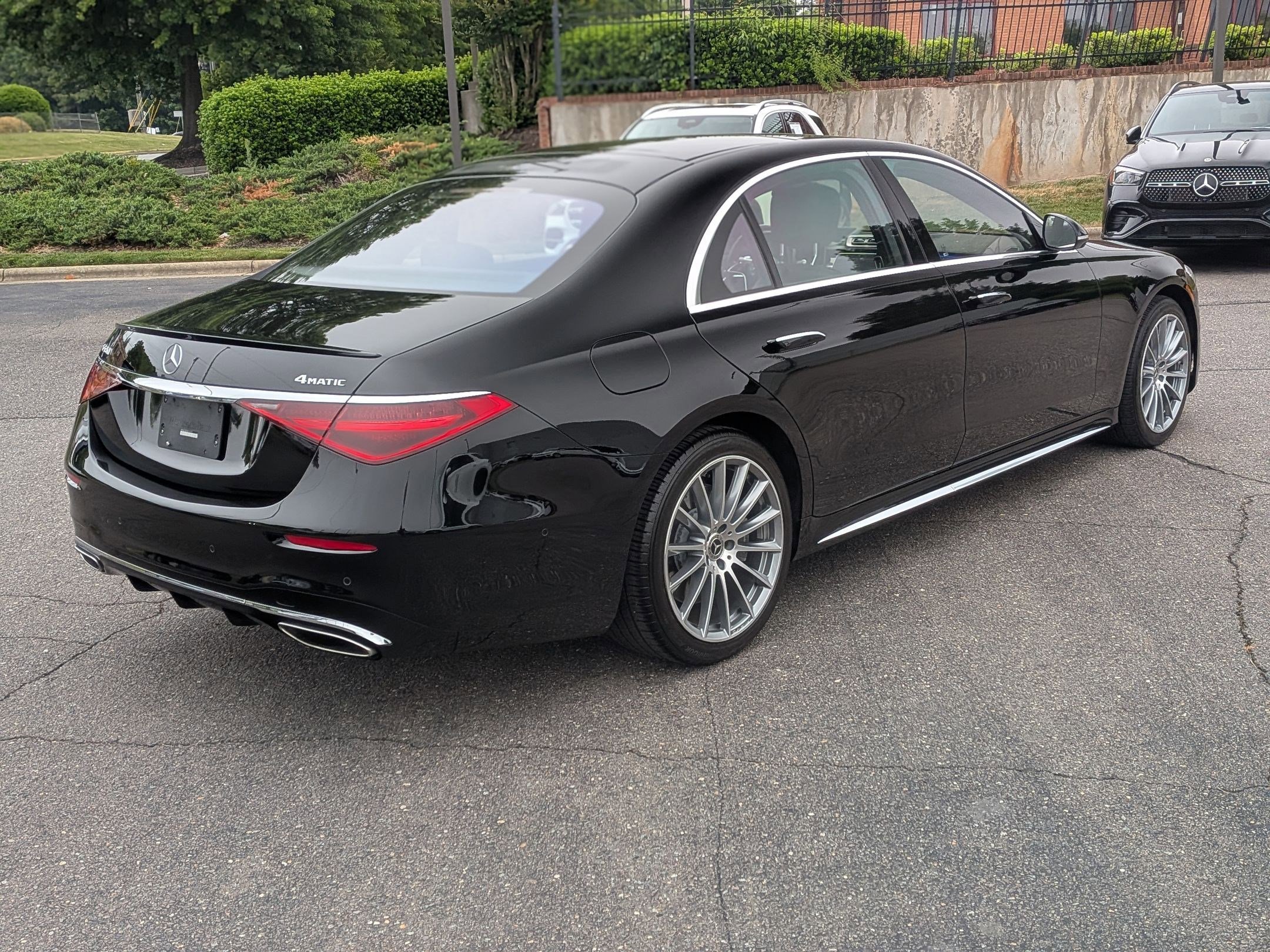 Used 2022 Mercedes-Benz S 580 4MATIC Sedan image 3