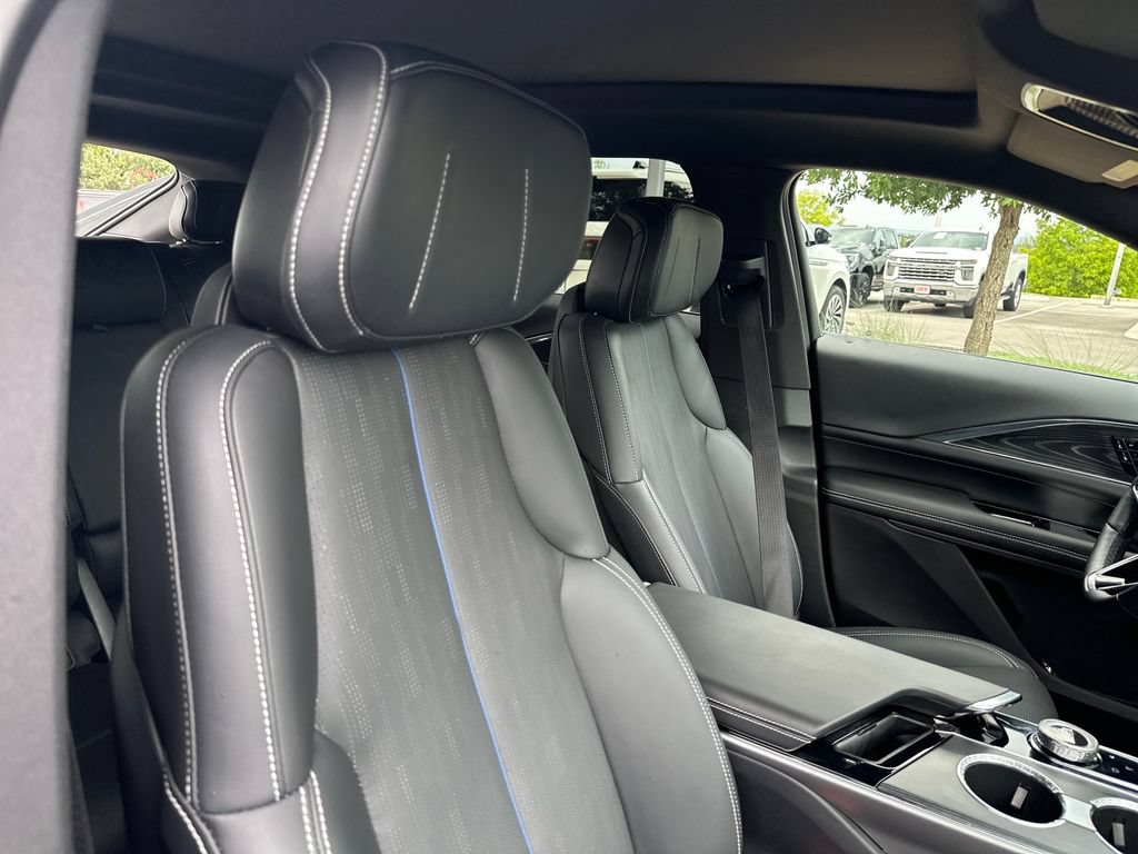 Used 2024 Cadillac Lyriq Sport RWD image 35