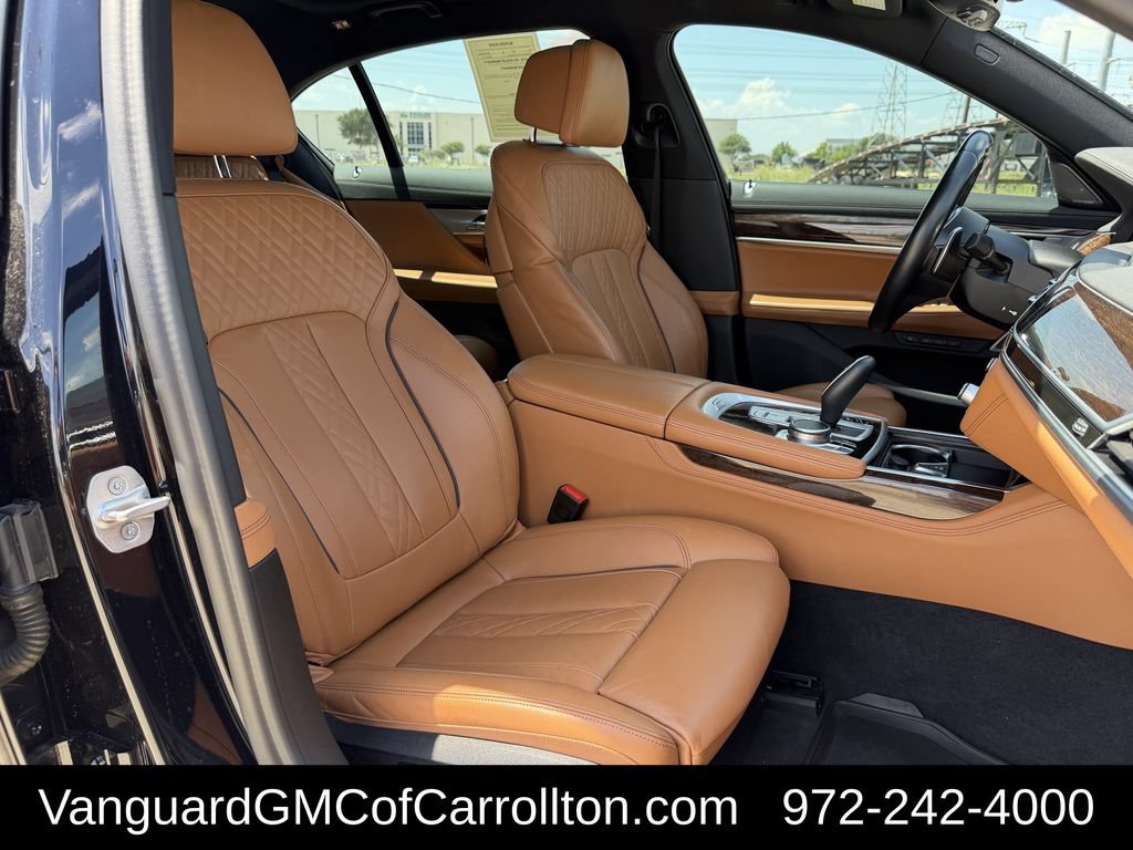 Used 2022 BMW 750i xDrive w/ M Sport Package AWD/4WD image 33