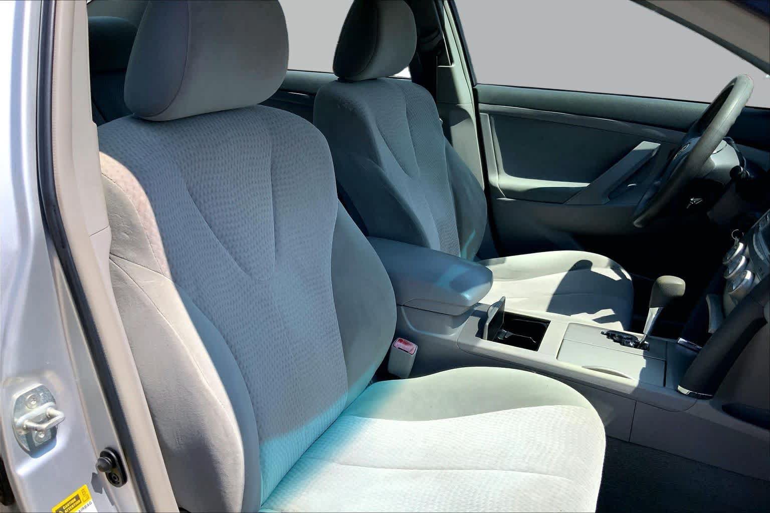 Used 2011 Toyota Camry LE w/ LE Extra-Value Pkg FWD image 8