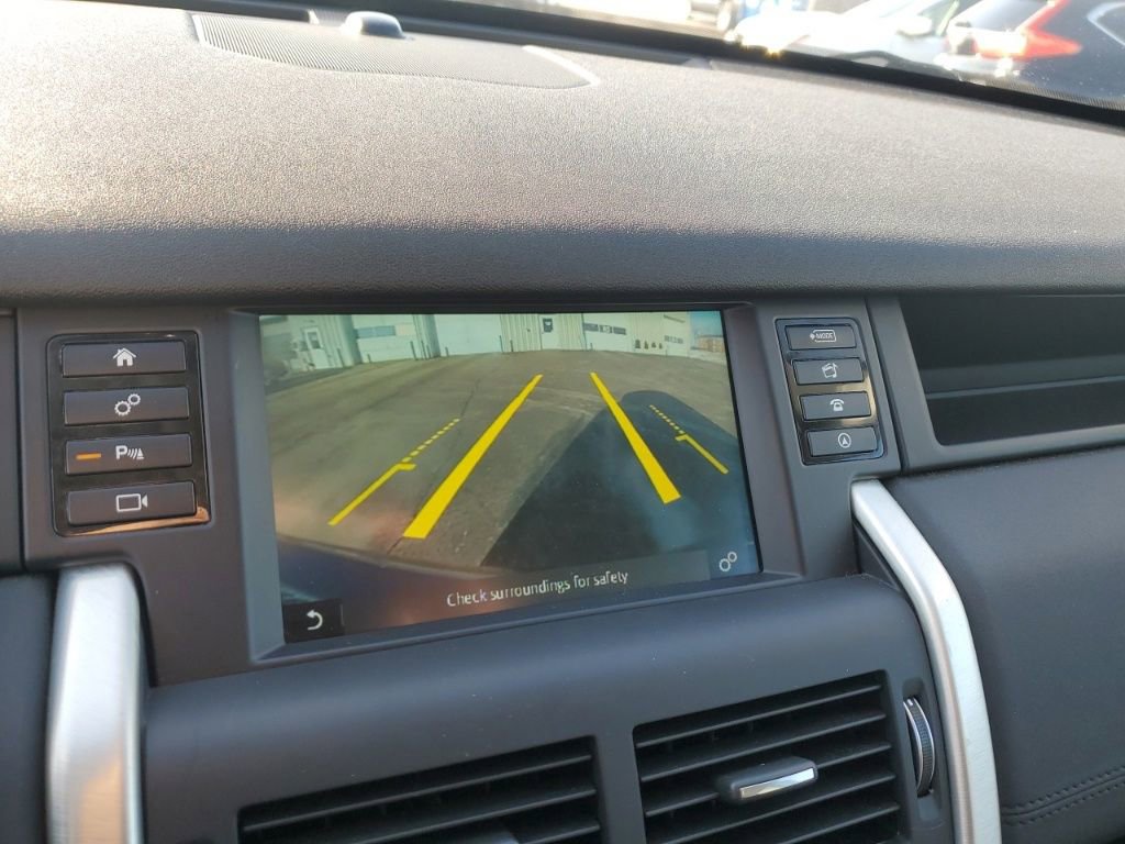 Used 2017 Land Rover Discovery Sport SE image 20