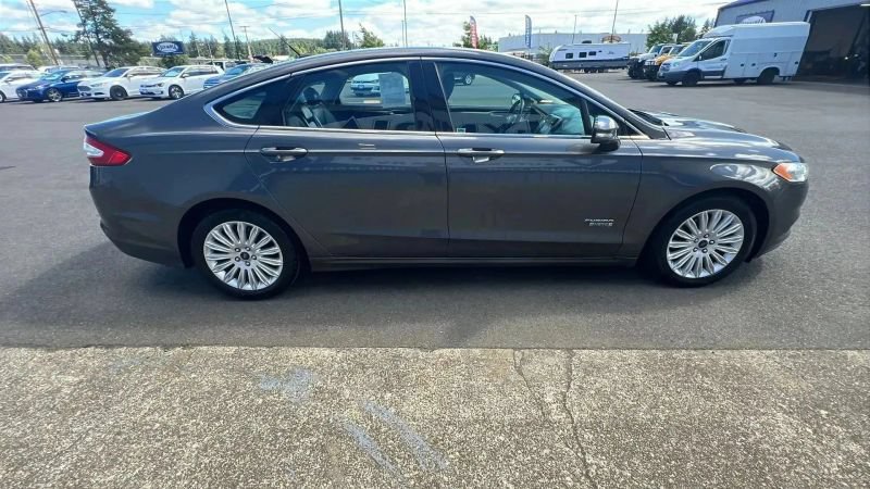 Used 2016 Ford Fusion Energi SE FWD image 4