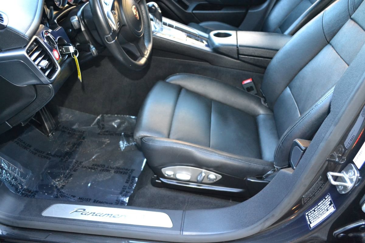 Used 2014 Porsche Panamera 4 w/ Premium Package image 34