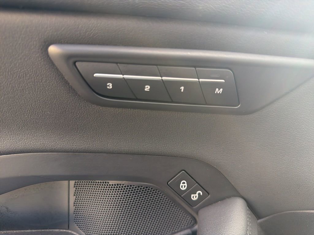 Used 2018 Jaguar E-PACE SE image 24