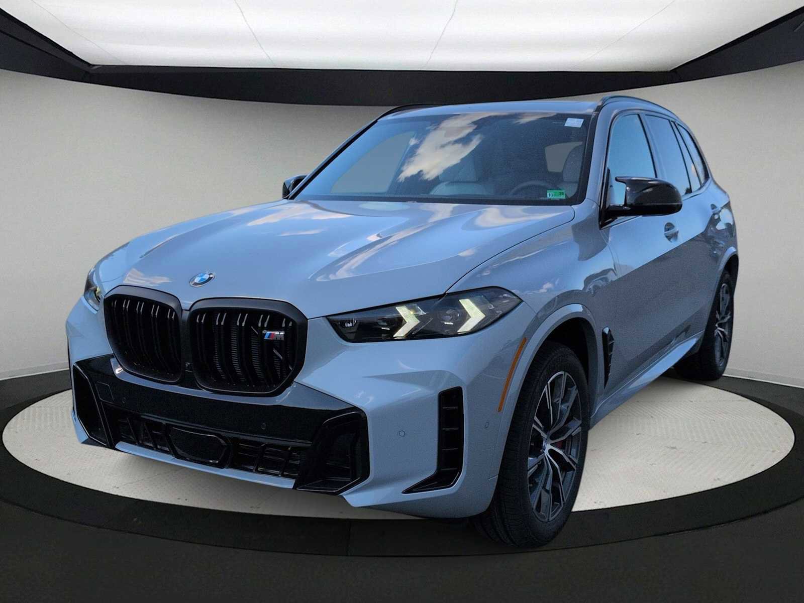 New 2026 BMW X5 M60i w/ Executive Package image 4