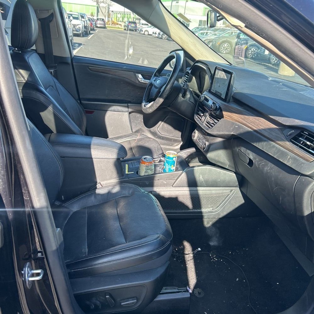 Used 2020 Ford Escape Titanium w/ Titanium Premium Package 2.0 image 8