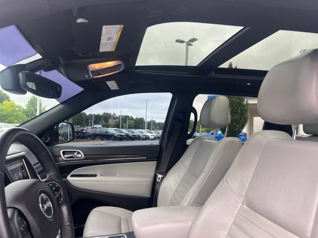 Used 2018 Jeep Grand Cherokee Limited AWD/4WD image 15