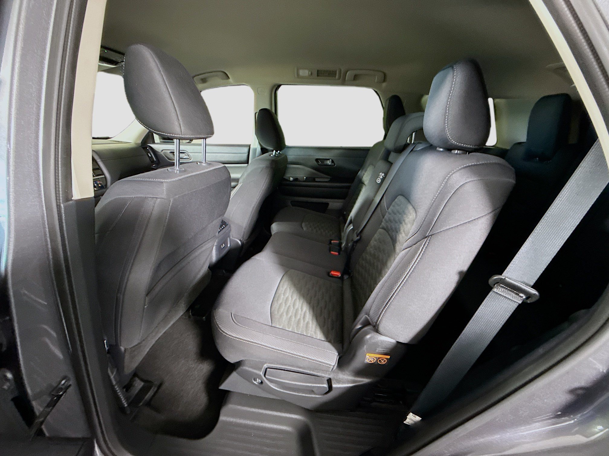 Used 2024 Nissan Pathfinder SV FWD image 25