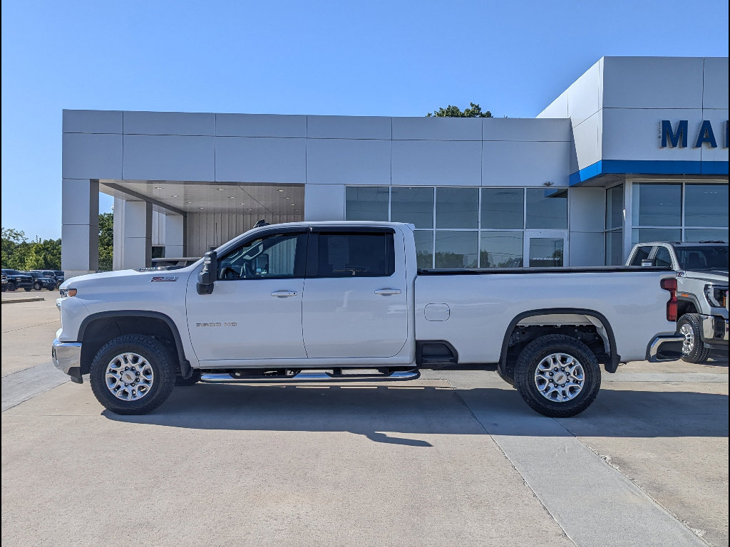 Used 2024 Chevrolet Silverado 3500 LT w/ Convenience Package AWD/4WD image 9