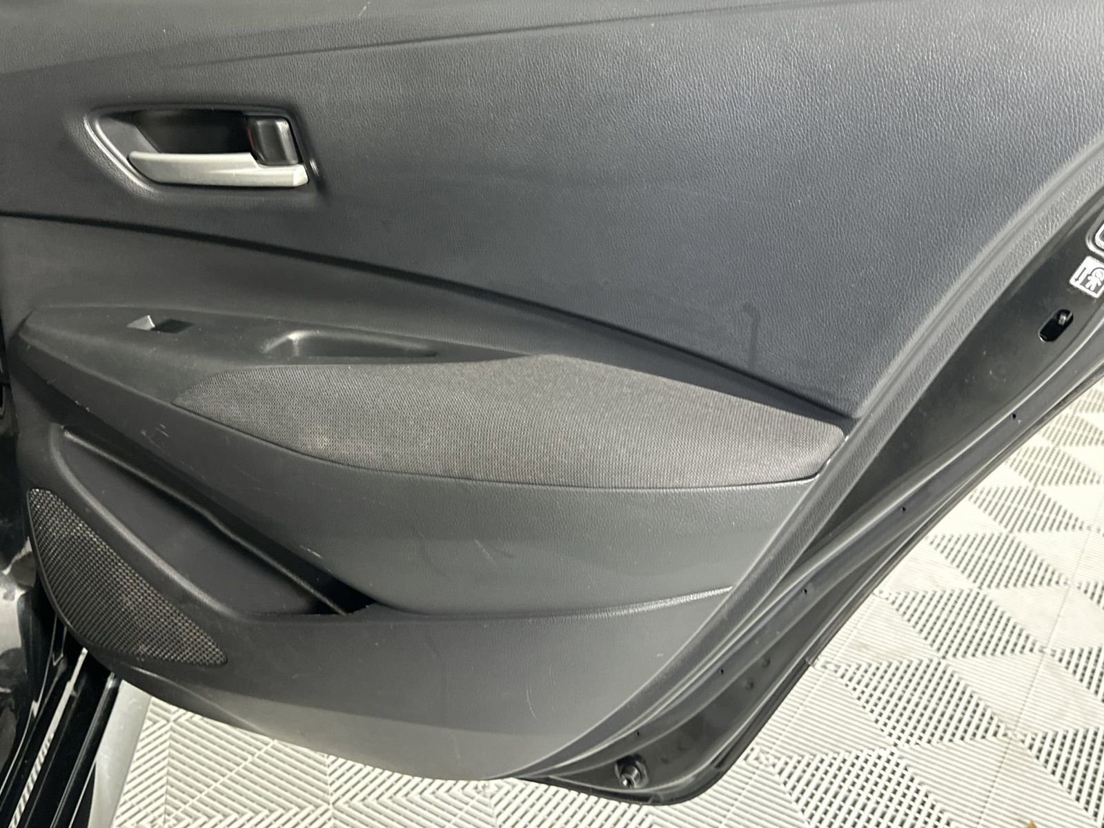 Used 2021 Toyota Corolla LE w/ LE Convenience Package FWD image 31