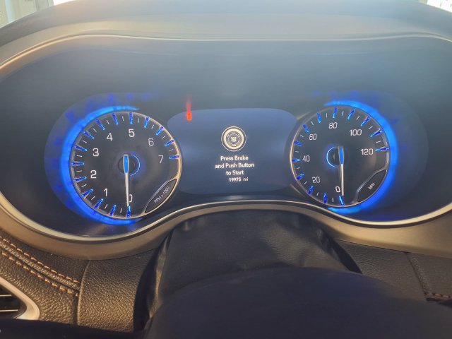 Used 2025 Chrysler Pacifica Pinnacle AWD/4WD image 11