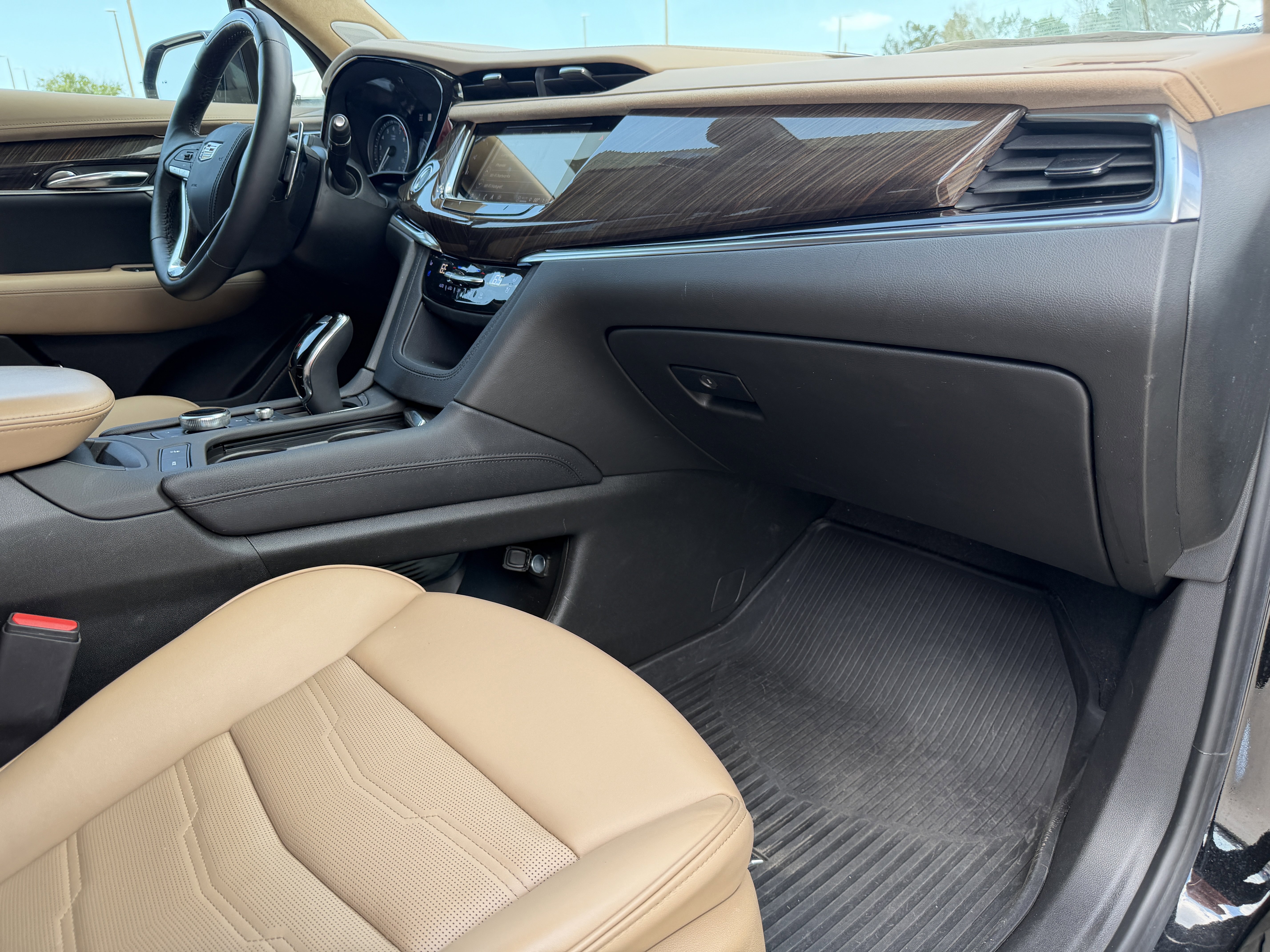 Certified 2025 Cadillac XT6 Sport w/ Platinum Package image 12