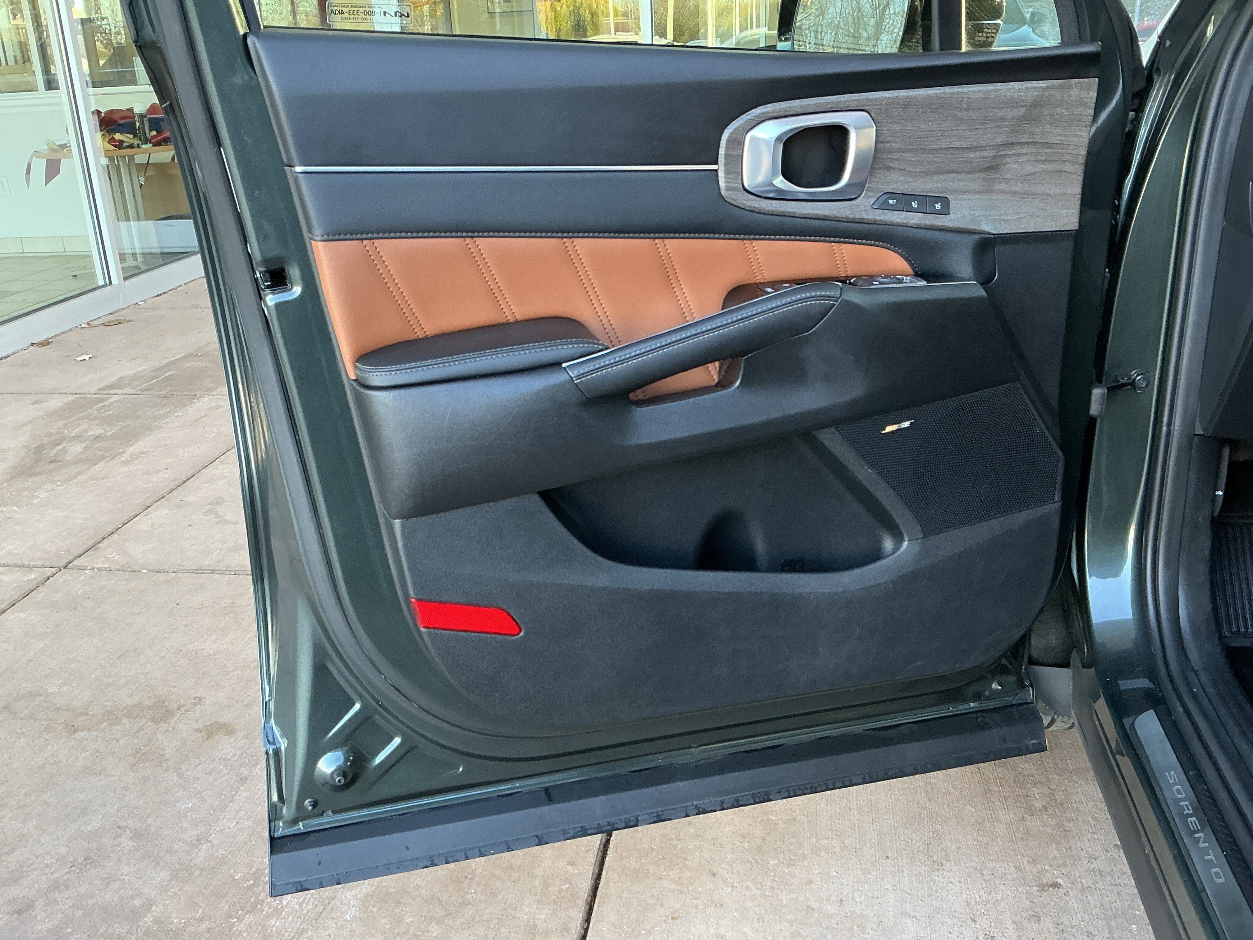 Used 2022 Kia Sorento SX Prestige w/ Rust Color Package image 14