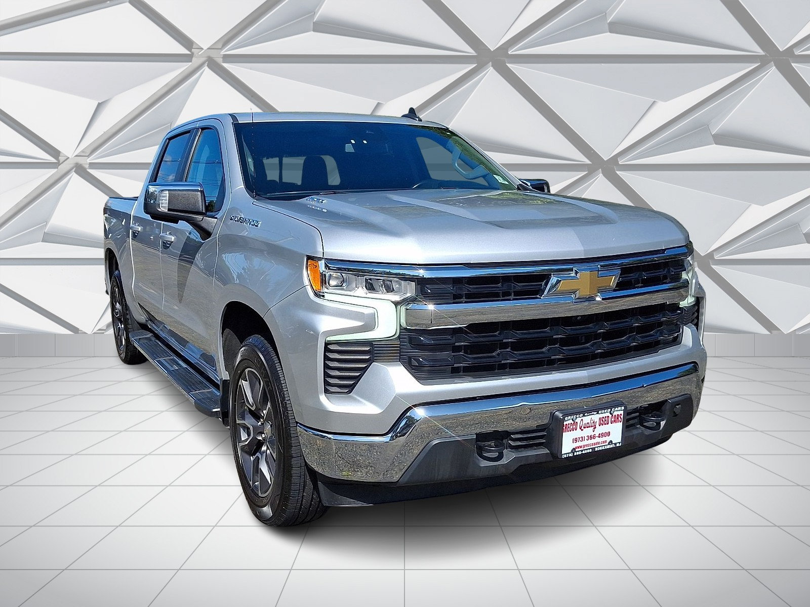 Used 2022 Chevrolet Silverado 1500 LT w/ Safety Package AWD/4WD image 2