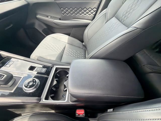 Used 2025 Mitsubishi Outlander SEL Black Edition AWD/4WD image 30