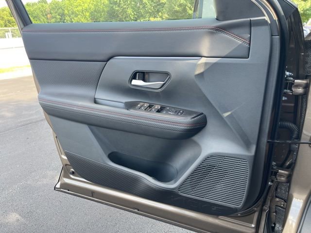 New 2025 Nissan Kicks SR image 33