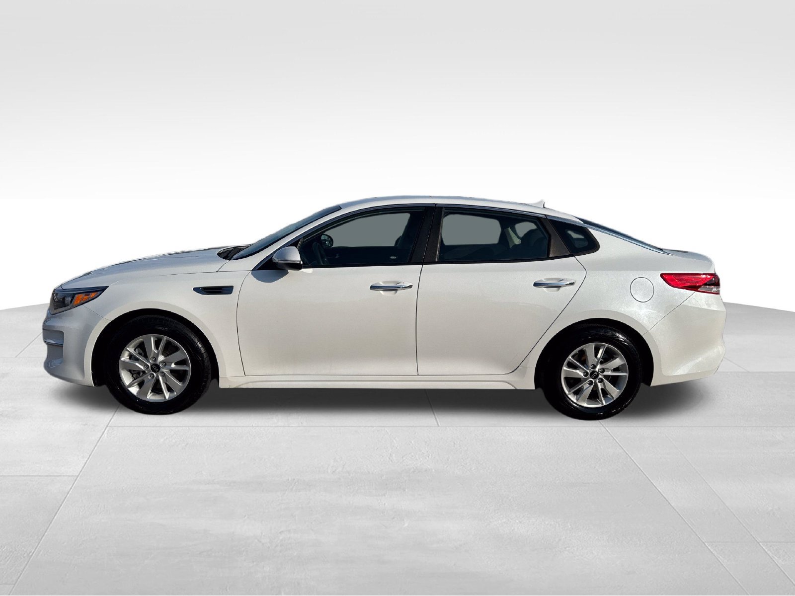Used 2016 Kia Optima LX FWD image 16
