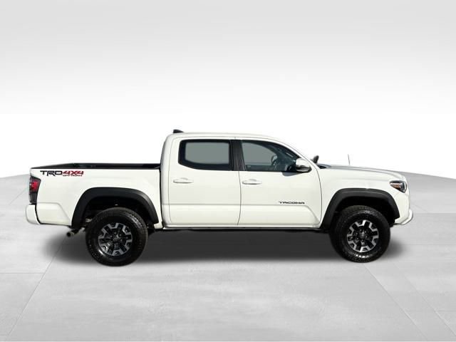 Used 2023 Toyota Tacoma TRD Off-Road w/ Technology Package image 9