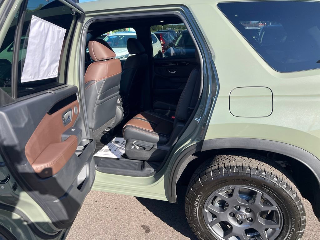 New 2026 Honda Pilot TrailSport image 11