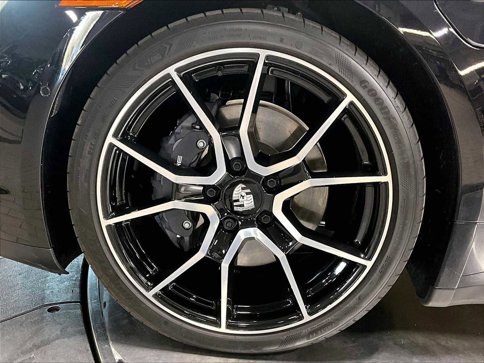 Used 2025 Porsche Taycan image 14