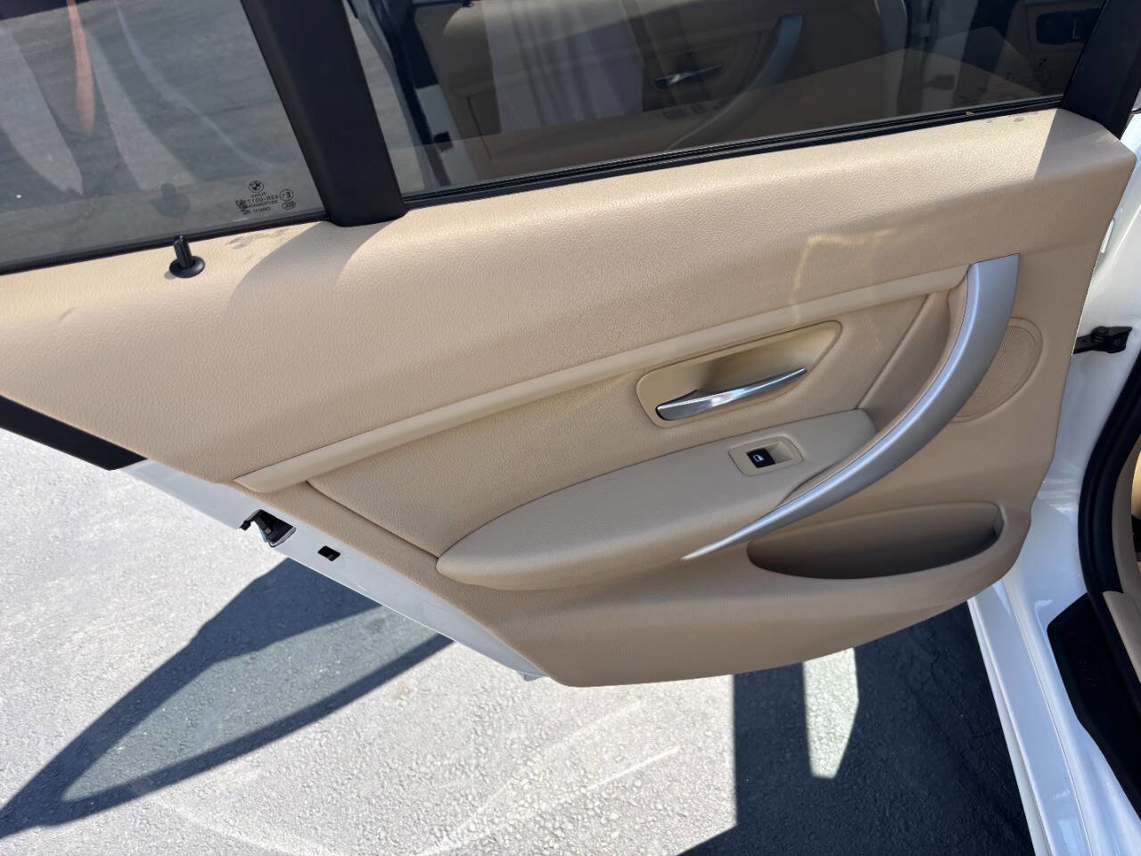 Used 2015 BMW 320i Sedan RWD image 22