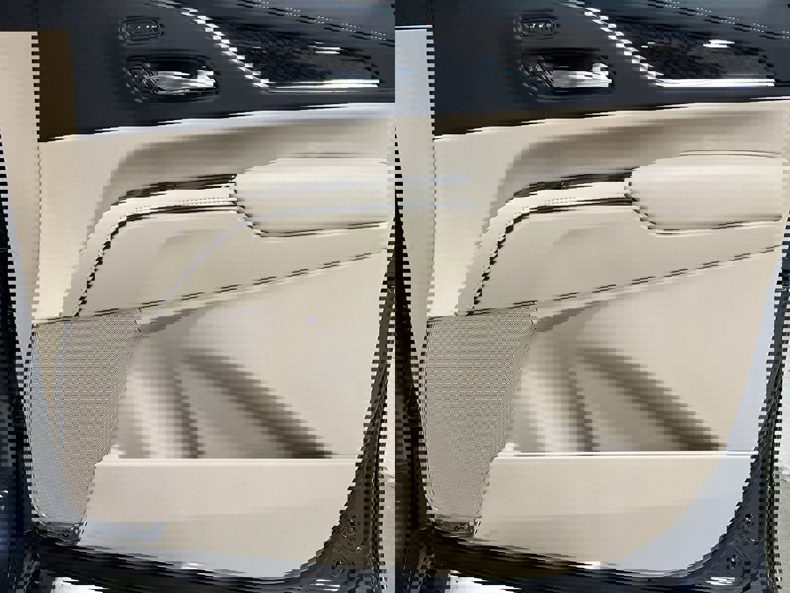 Used 2023 Cadillac Escalade Premium Luxury w/ Performance Package AWD/4WD image 22