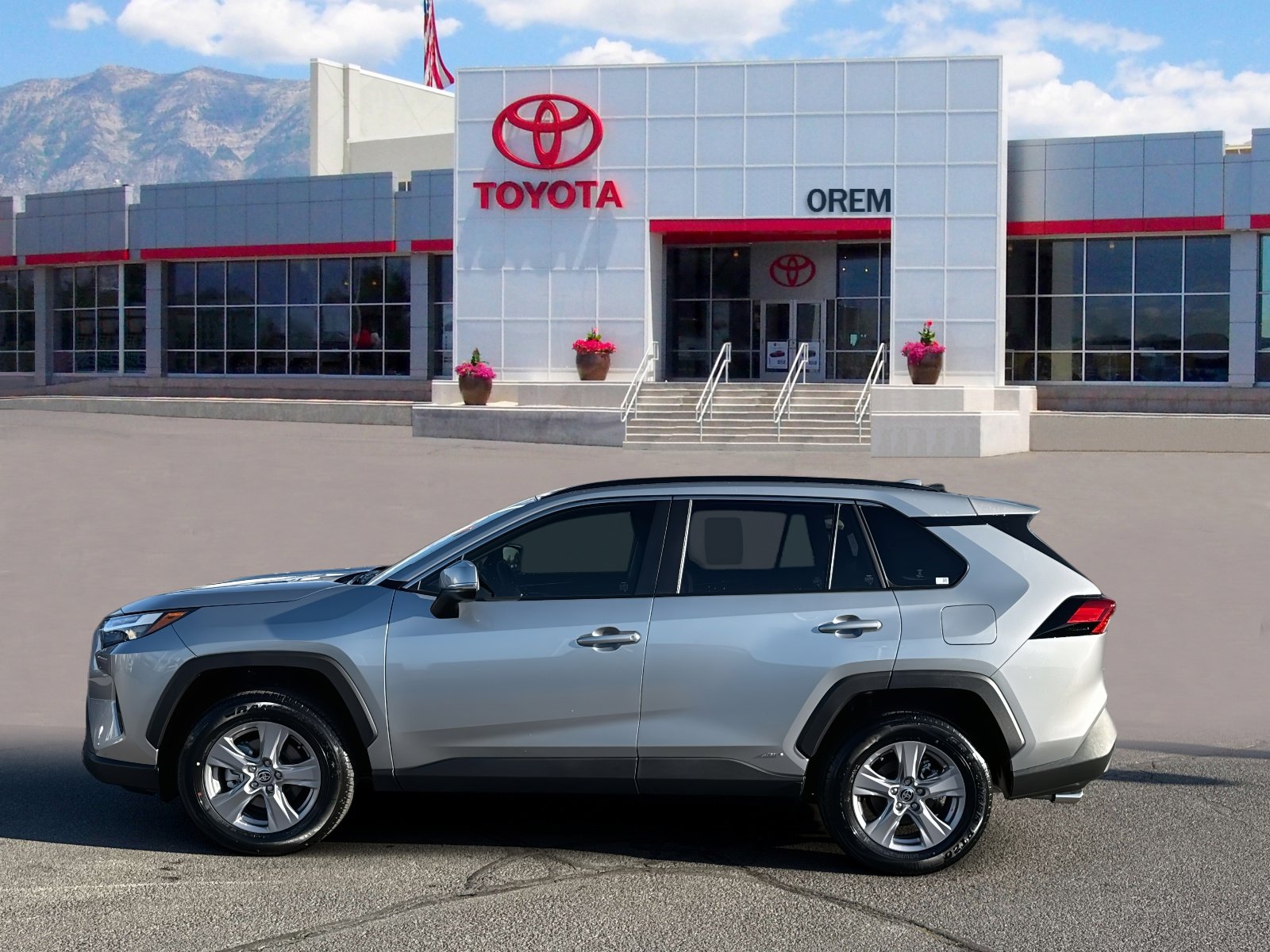 Used 2025 Toyota RAV4 XLE image 7