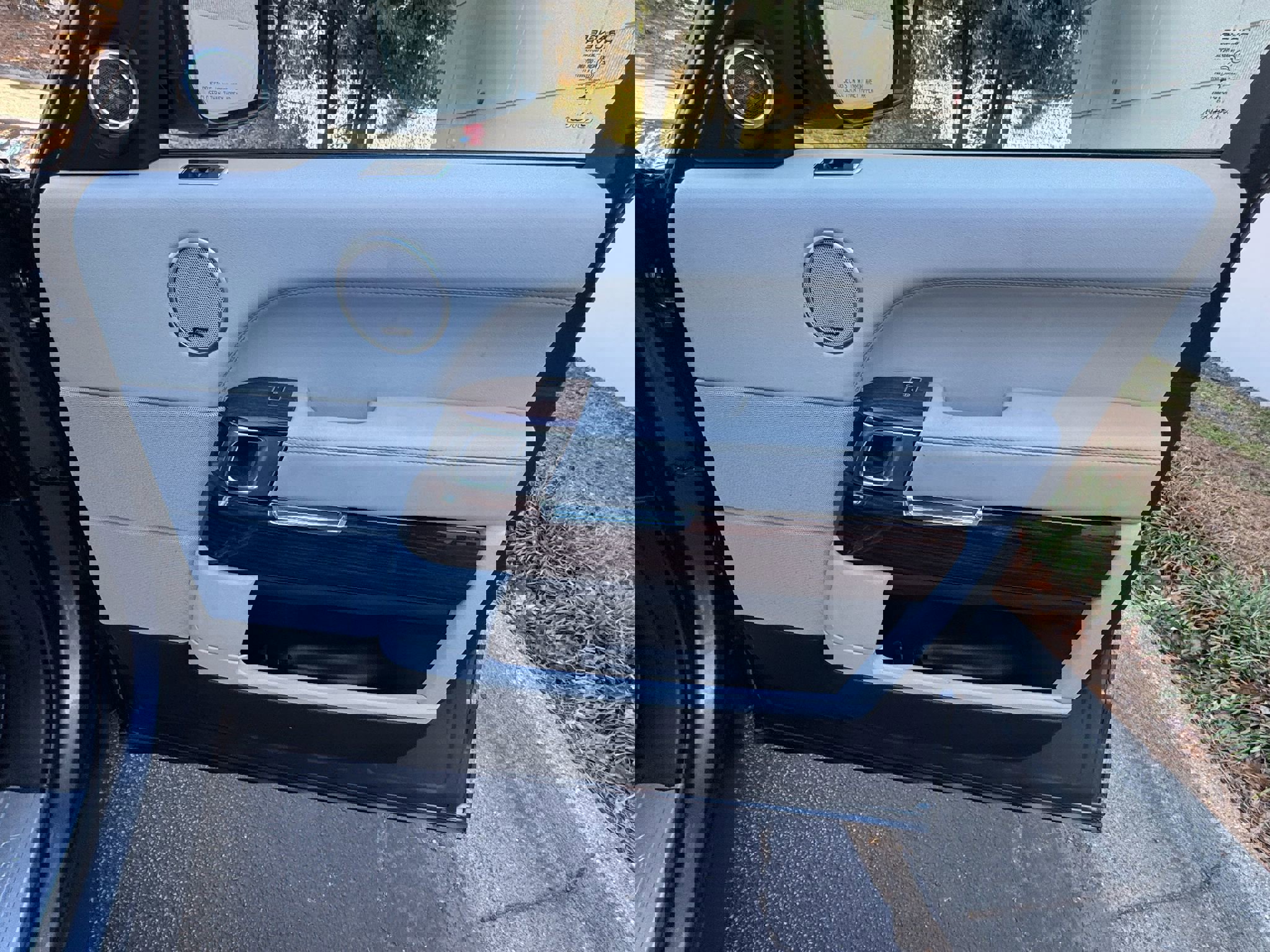 Used 2014 Land Rover Range Rover HSE image 34