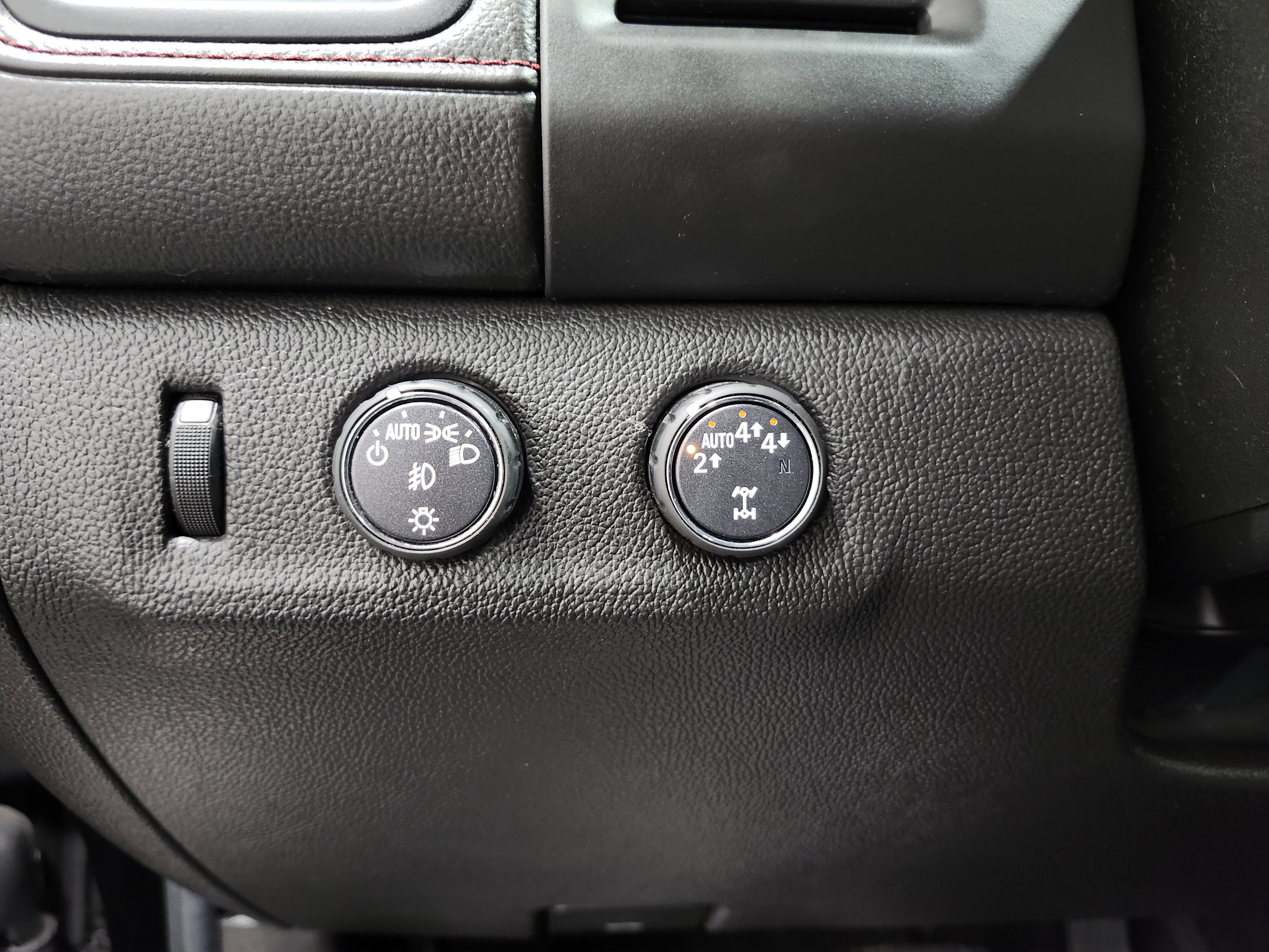 Used 2018 GMC Canyon All Terrain w/ All Terrain X Package image 11