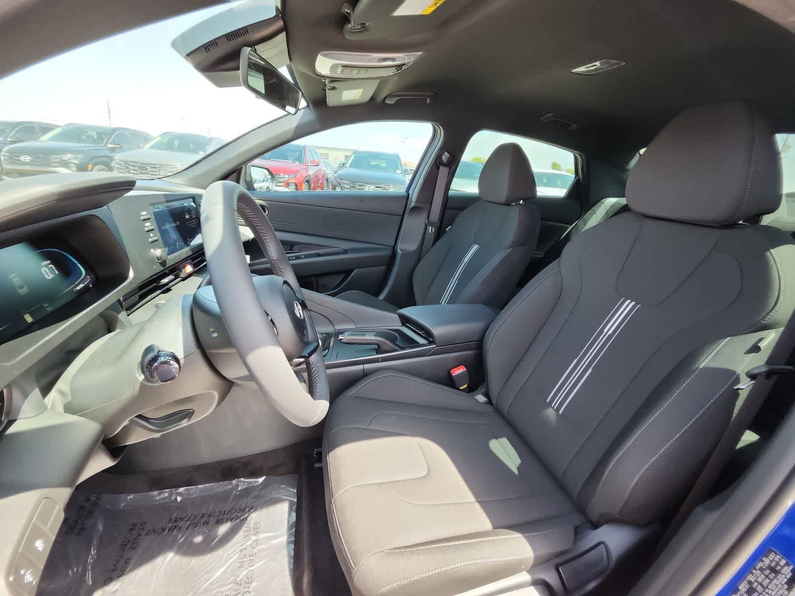 Used 2025 Hyundai Elantra Sport FWD image 15