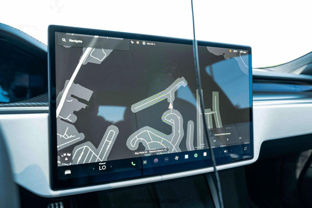 Used 2022 Tesla Model S Plaid image 15