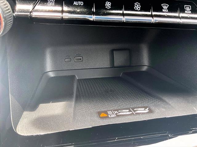 Used 2025 Chevrolet Traverse LT FWD image 24