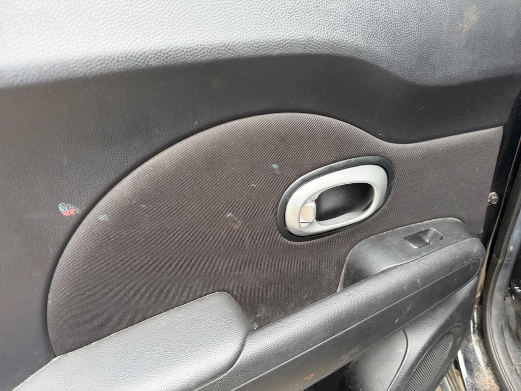 Used 2016 Kia Soul FWD image 30