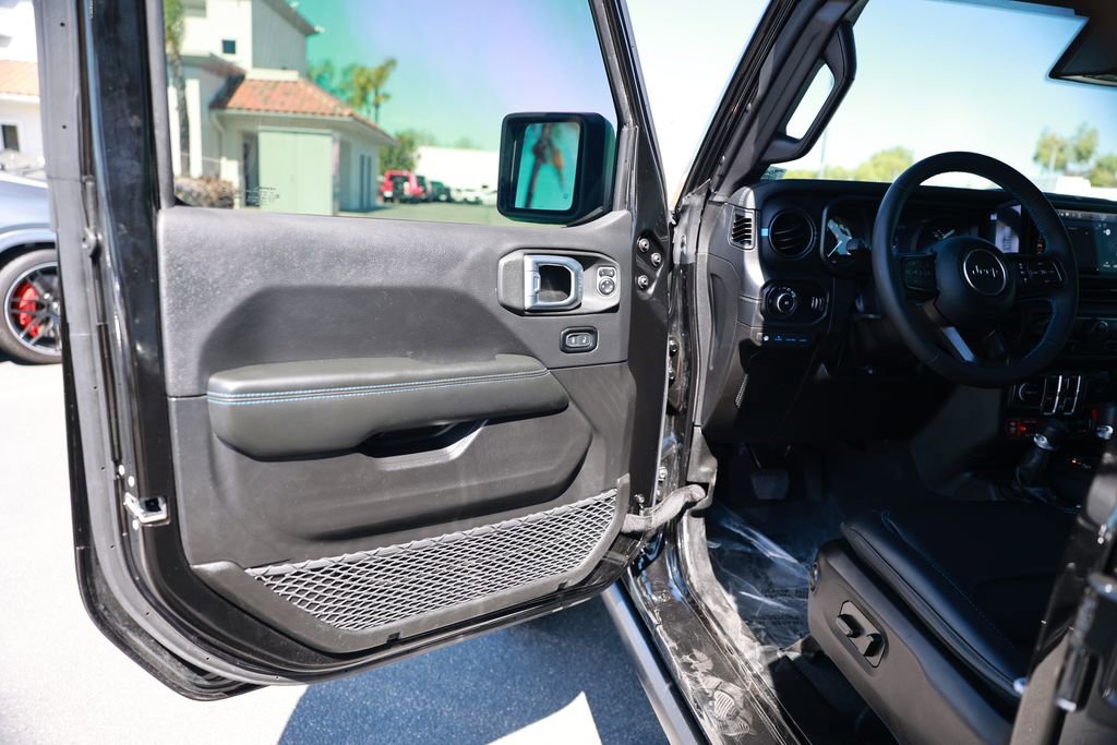 Used 2024 Jeep Wrangler Unlimited Rubicon 4xe image 16