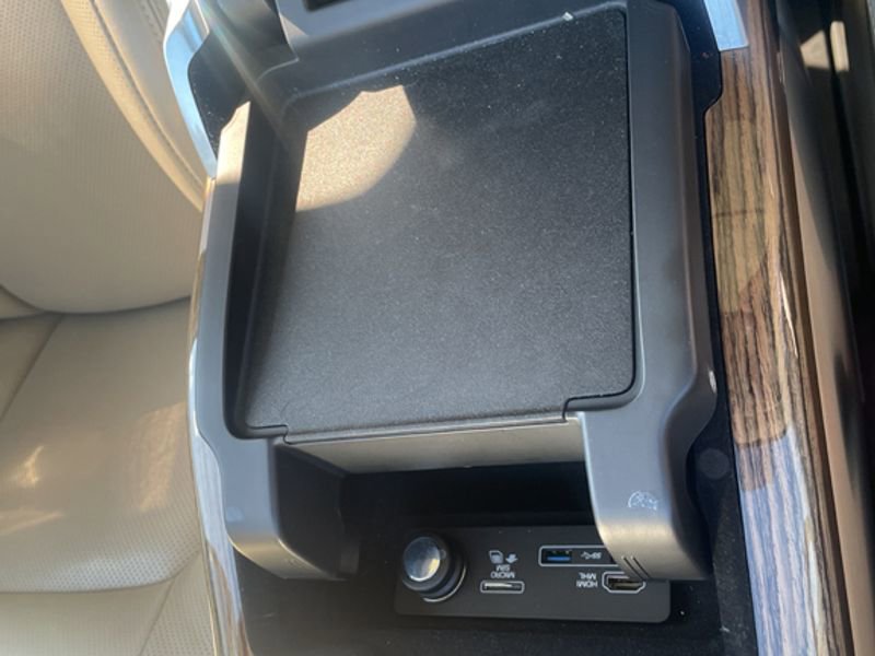 Used 2018 Land Rover Range Rover HSE image 33