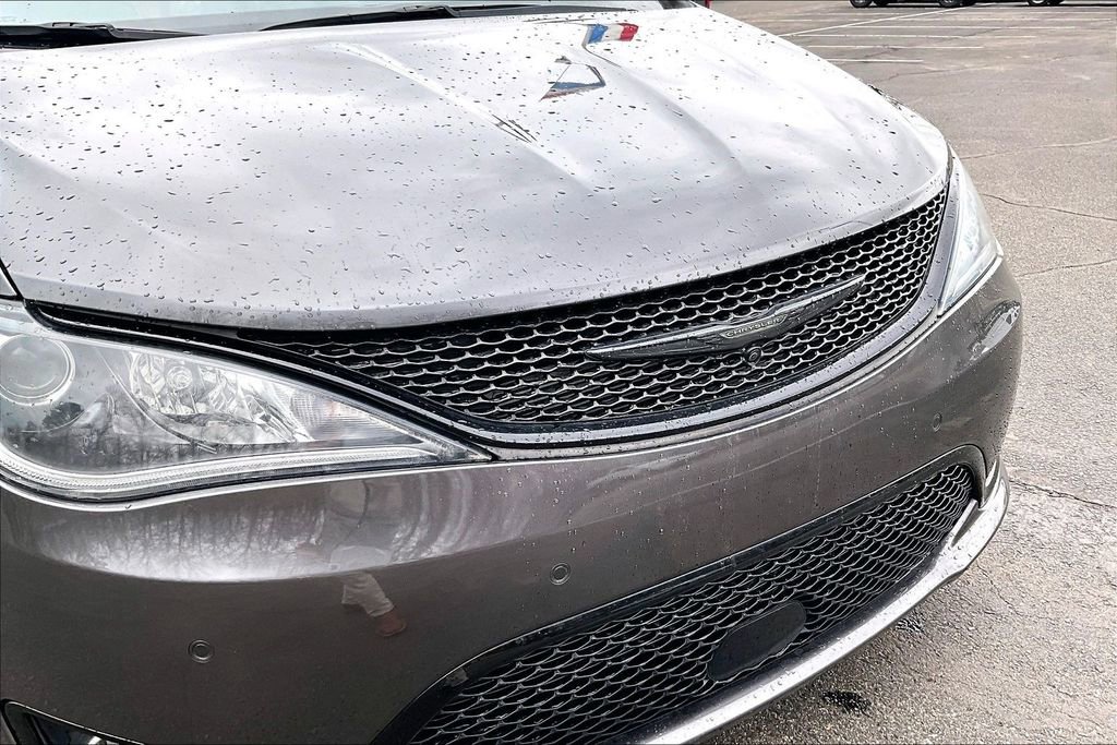 Used 2020 Chrysler Pacifica Limited w/ Advanced Safetytec Group image 5