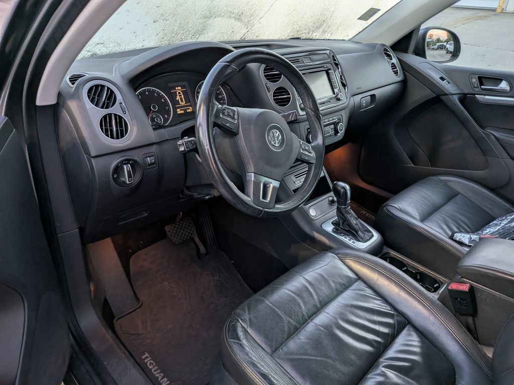 Used 2012 Volkswagen Tiguan SEL FWD image 5