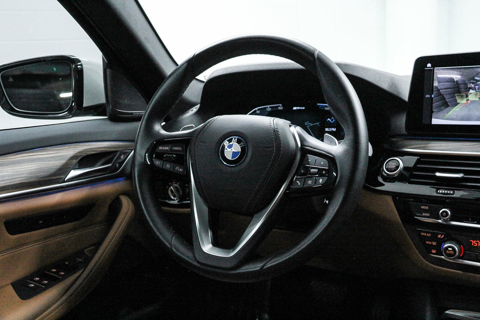 Certified 2023 BMW 530e 530e w/ Premium Package image 16